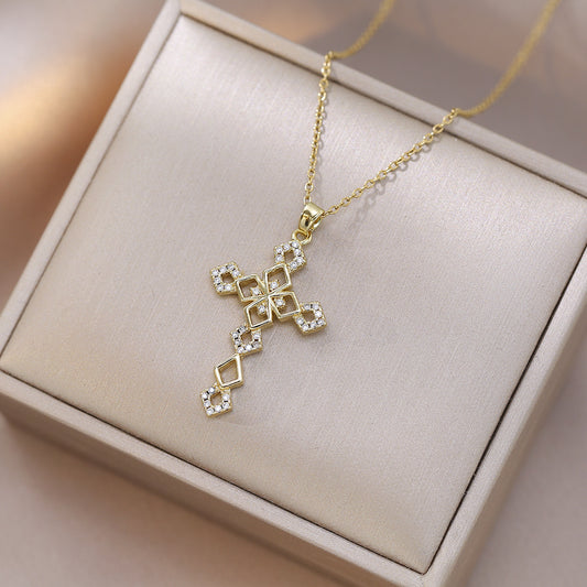 Collier Croix Ornementée ✞