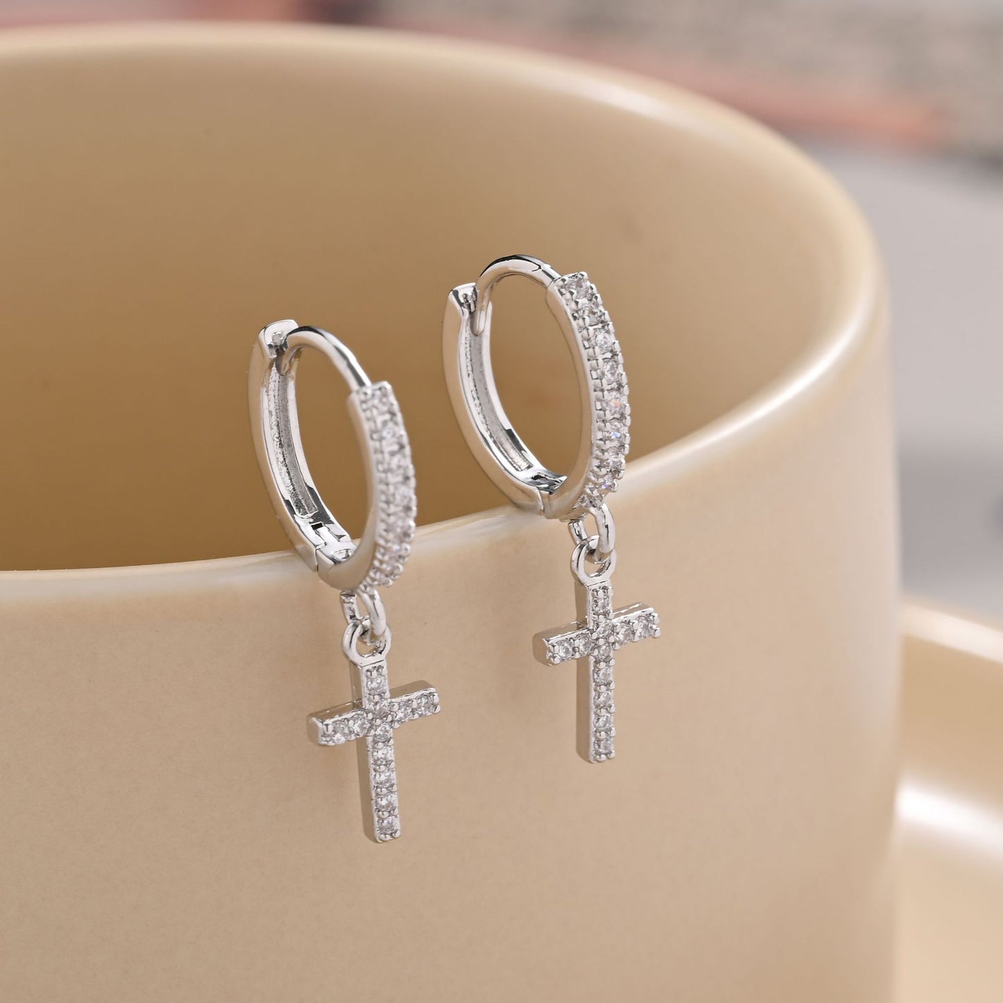 Boucles d’Oreilles Croix Élégance ✞