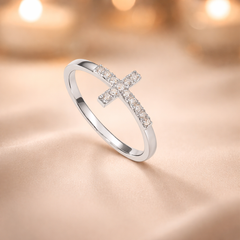 Bague Croix Scintillante – Symbole de Foi | Cœur Sacré ✞